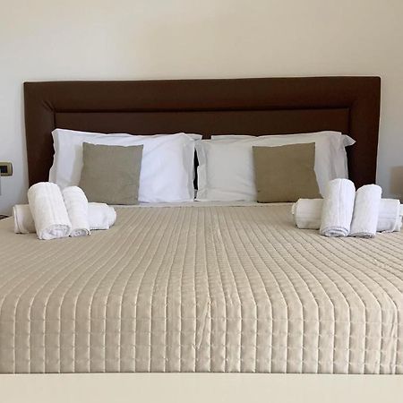 Carone Suite-Charme&Pool โปลีญาโนอามาเร ภายนอก รูปภาพ