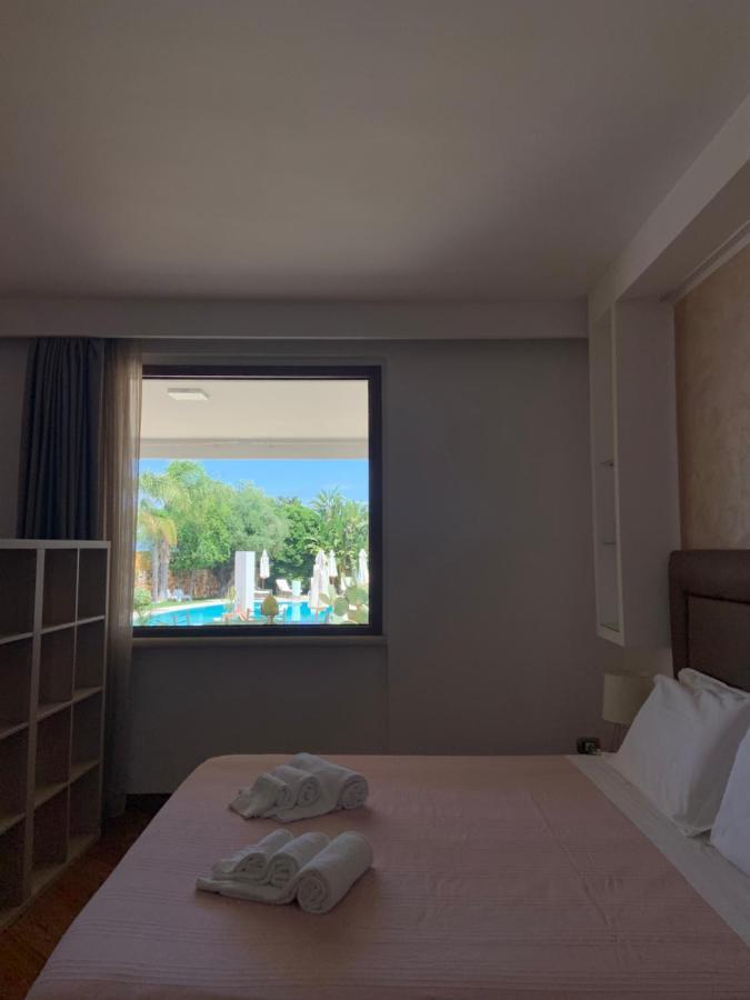 Carone Suite-Charme&Pool โปลีญาโนอามาเร ภายนอก รูปภาพ