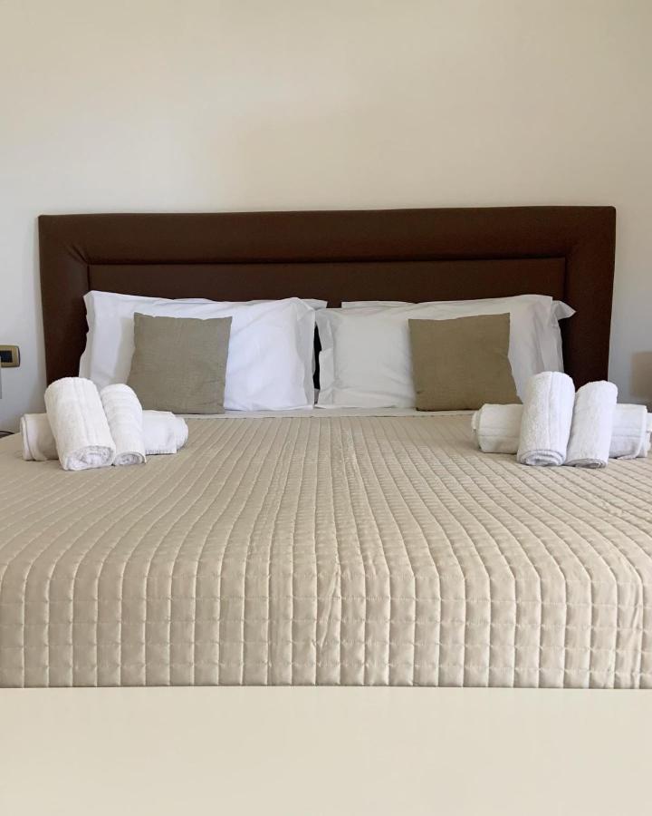 Carone Suite-Charme&Pool โปลีญาโนอามาเร ภายนอก รูปภาพ