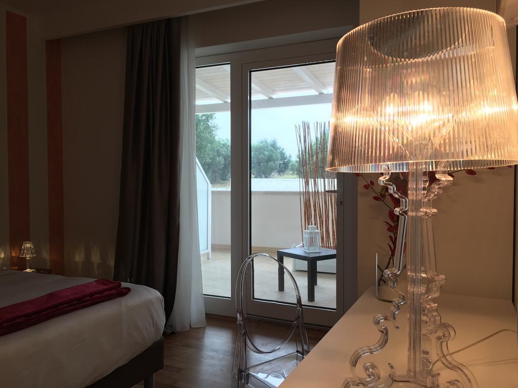 Carone Suite-Charme&Pool โปลีญาโนอามาเร ภายนอก รูปภาพ