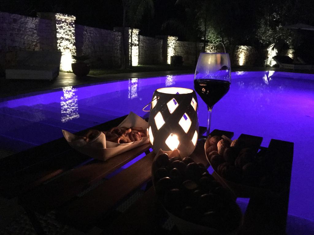 Carone Suite-Charme&Pool โปลีญาโนอามาเร ภายนอก รูปภาพ