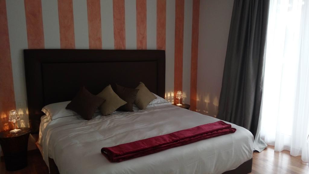 Carone Suite-Charme&Pool โปลีญาโนอามาเร ภายนอก รูปภาพ