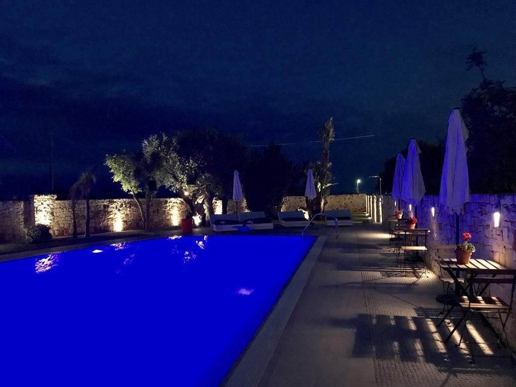 Carone Suite-Charme&Pool โปลีญาโนอามาเร ภายนอก รูปภาพ