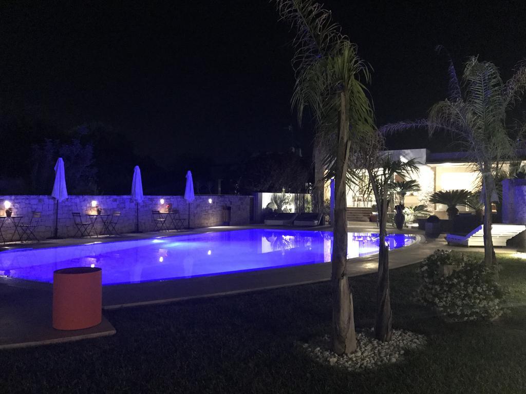 Carone Suite-Charme&Pool โปลีญาโนอามาเร ภายนอก รูปภาพ