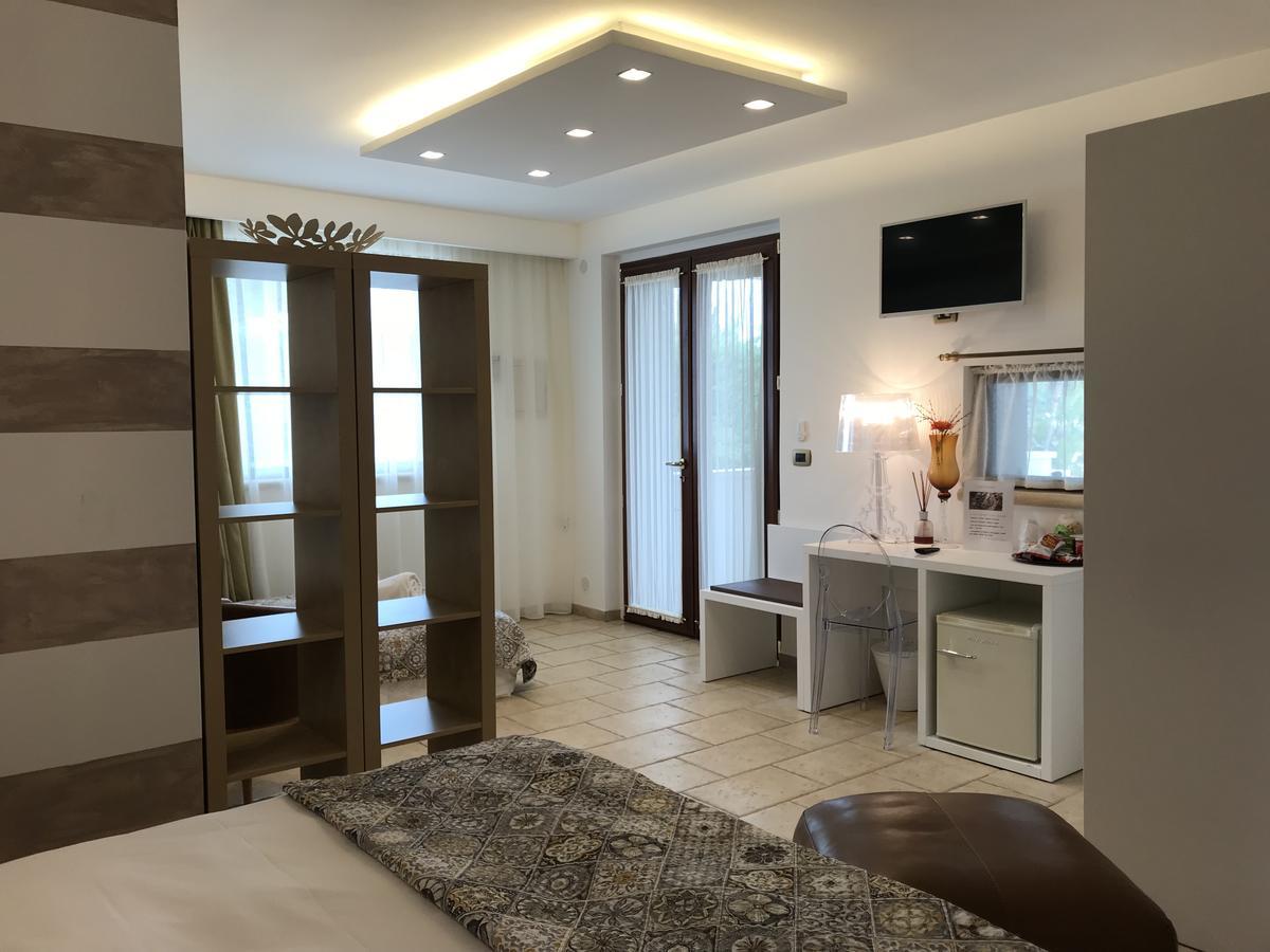 Carone Suite-Charme&Pool โปลีญาโนอามาเร ภายนอก รูปภาพ